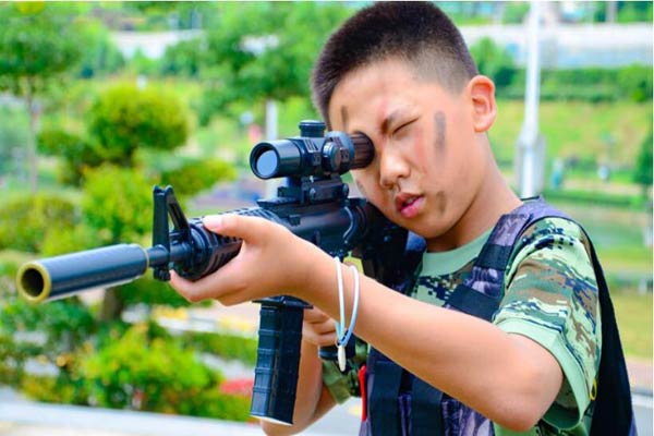 成都暑期军事化训练营，让孩子提高自控力