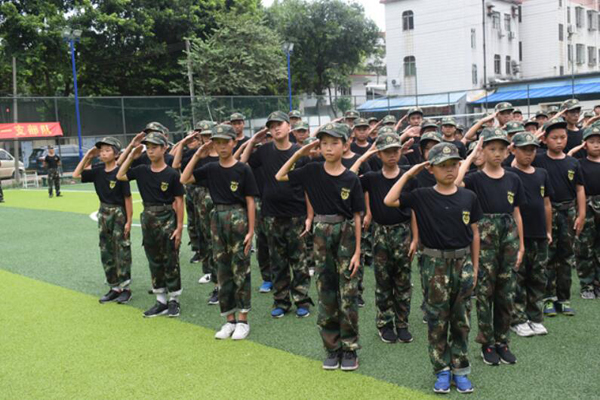 广州黄埔军事训练夏令营价格表，35天费用一览