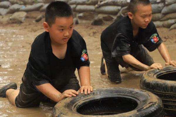 广州28天军事夏令营，4周养成一个好习惯！