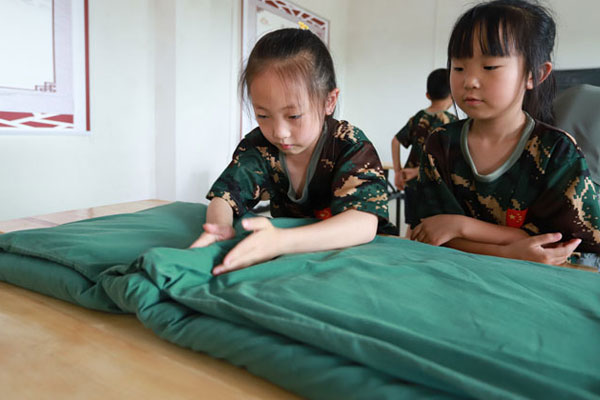 贵州小学生军事夏令营，培养学员积极态度！