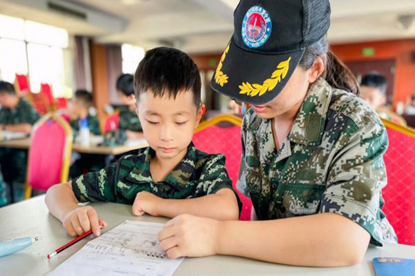 杭州军事训练夏令营，培养孩子动手动脑能力