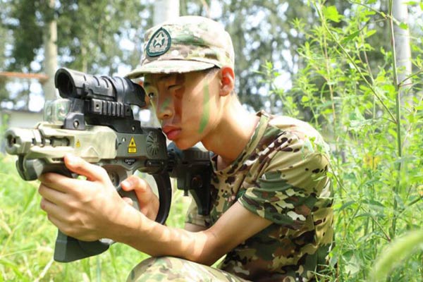 江苏中学生的军事夏令营，帮助孩子学会独立！